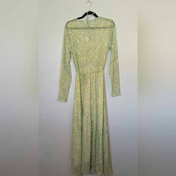 & Other Stories Lime Green Cutout Tiered Midi Dress – Perfect for Spring Events - Picture 2 of 4